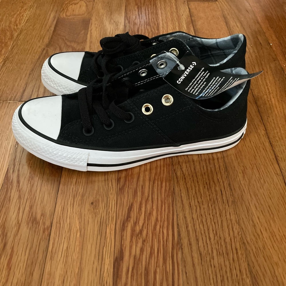 NWT black Converse low tops